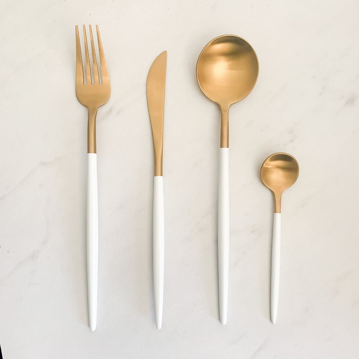 Art Deco Moon Cutlery White & Gold - <p style='text-align: center;'><b>HOT NEW ITEM</b><br>
R 10</p>